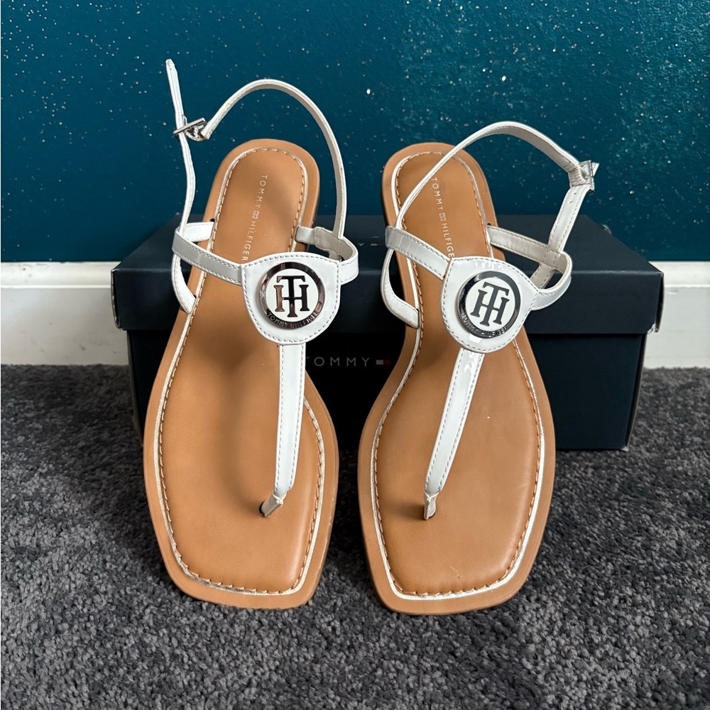 Tommy Hilfiger White Sandals with Thong Design and Leather Straps